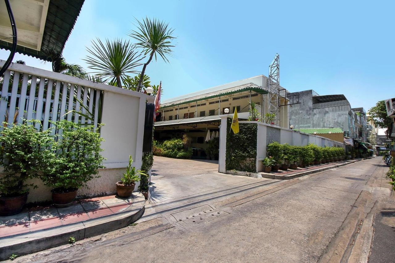 Rajata Hotel Bangkok Exterior photo