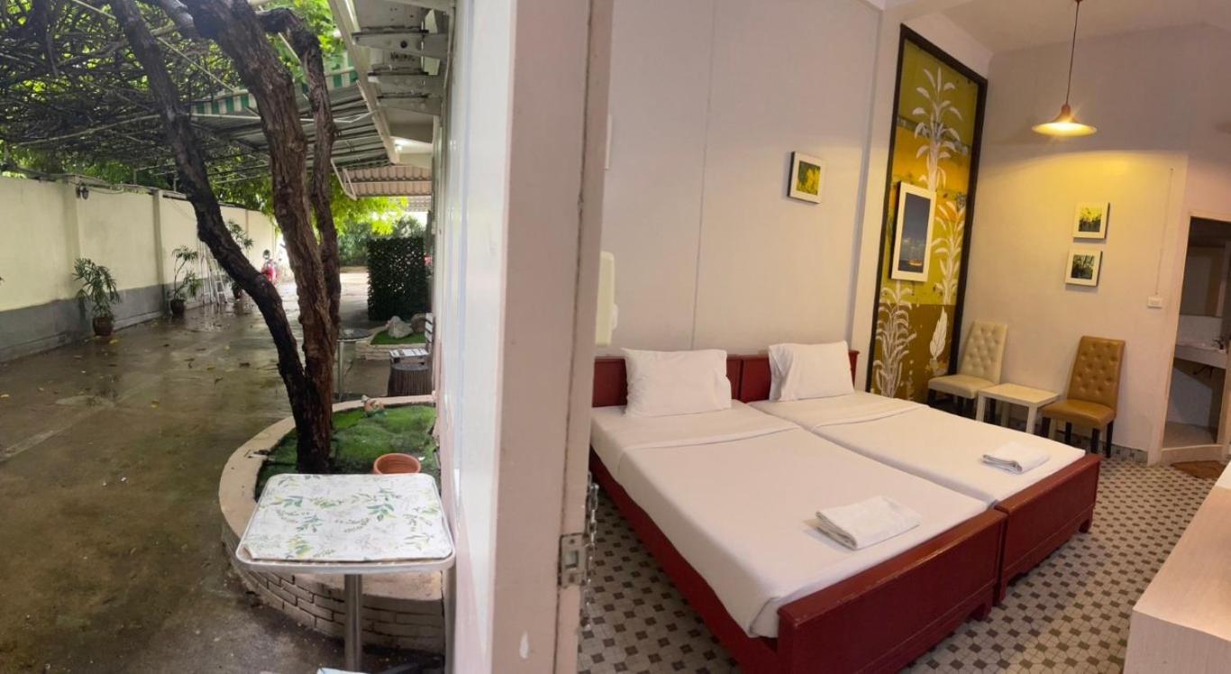 Rajata Hotel Bangkok Exterior photo